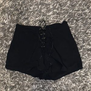 ROMWE Tie Front Black Shorts Size Large